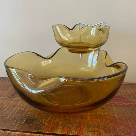Vintage Amber Glass Anchor Hocking Chip & Dip Bowl🥨🍿 - Picture 2 of 11